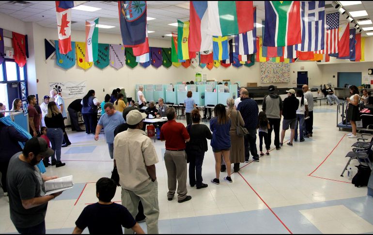 En la jornada se eligen a los 435 miembros de la Cámara de Representantes, 35 de los 100 senadores y 36 gobernadores. EFE/J. Gurzinski