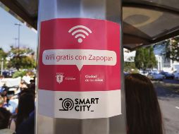 El Ayuntamiento de Zapopan busca que el próximo año sean 400 parabuses y 20 espacios públicos los que ofrezcan internet gratuito para los habitantes de la metrópoli. ESPECIAL