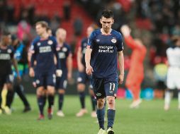 Hirving Lozano poco pudo hacer para evitar la derrota del PSV. AP