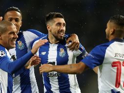 ''Claro que sí'', dijo Herrera (C), cuando se le preguntó si desea seguir en el equipo luso donde cumple ya su sexta temporada. EFE / J. Coelho