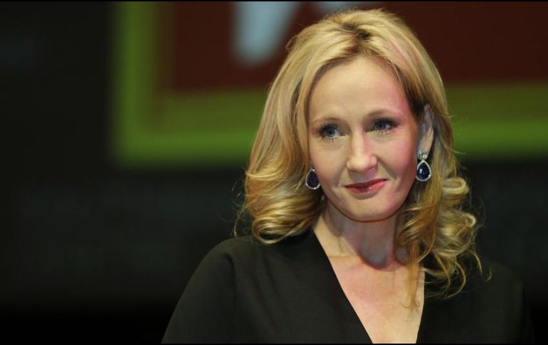 Donaldson, que trabajó como asistente personal para la autora escocesa (foto) entre febrero de 2014 y abril de 2017, cuando fue despedida por conducta inapropiada, ha negado las acusaciones. AP / ARCHIVO