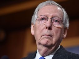 El líder de los republicanos en el Senado, Mitch McConnell advierte a los demócratas sobre los riesgos de llevar a cabo una cadena de investigaciones sobre el presidente. AFP / N. Kamm