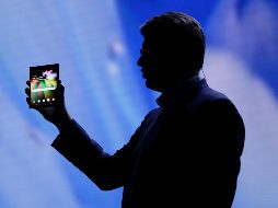 Samsung presenta su teléfono plegable