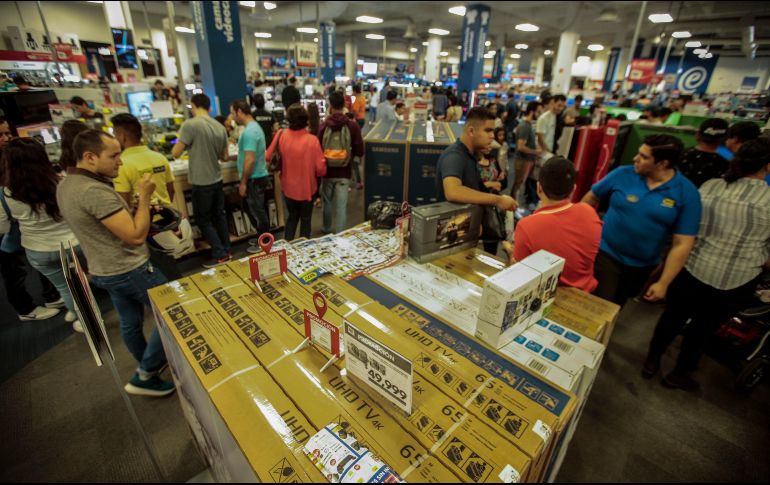 La mayoría de los encuestados aseguró que en dicha fecha comprará cosas que necesita y que ha planeado con anterioridad. EL INFORMADOR/ARCHIVO