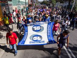 En entrevista, Benítez informa que van a solicitar por lo menos 170 camiones para que los apoyen y ya no se expongan más; considera que la solicitud es una obligación de las Naciones Unidas y que por lo tanto no se los podrán negar. NTX / J. Pazos