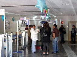 De aprobrse la ley, los bancos dejarías de cobrar por aclaraciones improcedentes, emisiones de estados de cuenta, incumplimiento de saldo mínimo, y otros conceptos. NOTIMEX/Archivo