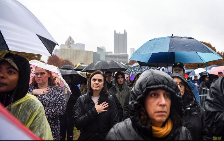 Cientos de personas acudieron al homenaje, que tuvo lugar en el parque Point State. AP/A. Wimley