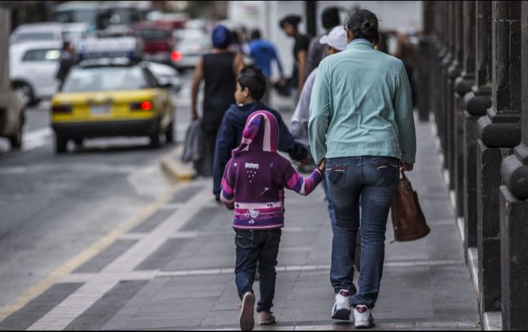 Dichas condiciones serán generadas por la masa de aire frío que impulsa al frente y la onda tropical número 42, que se desplazará por el occidente del país. EL INFORMADOR / ARCHIVO