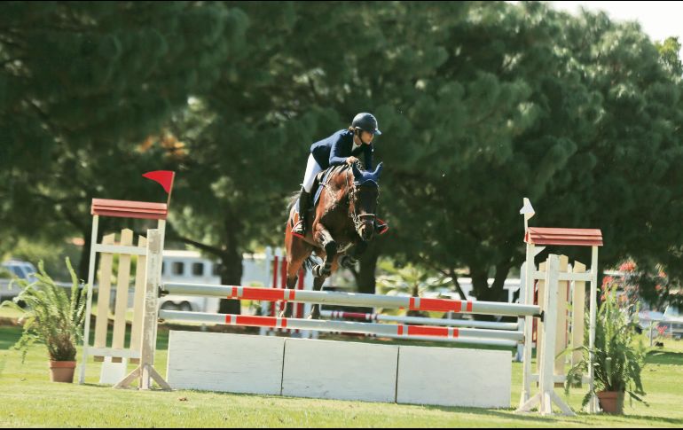 Daniela Bozada tuvo una destacada actuación en la abierta a 1.10 metros celebrada ayer en Los Alamitos. EL INFORMADOR / G. Gallo