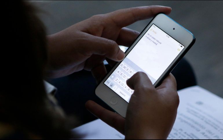 El instituto recomienda moderar el uso de aparatos electrónicos para evitar posibles efectos de miopía. NTX / ARCHIVO