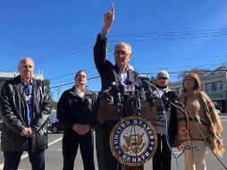 Charles Schumer, líder de la minoría demócrata en el Senado de Estados Unidos, propone reformas a la ley de gastos. FACEBOOK/senschumer