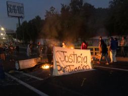 La noche del domingo, decenas de autos y negocios quedaron destrozados por operativo de policías de la Ciudad de México en San Juanico, quienes presuntamente perseguían a delincuentes. TWITTER / @El_Universal_Mx