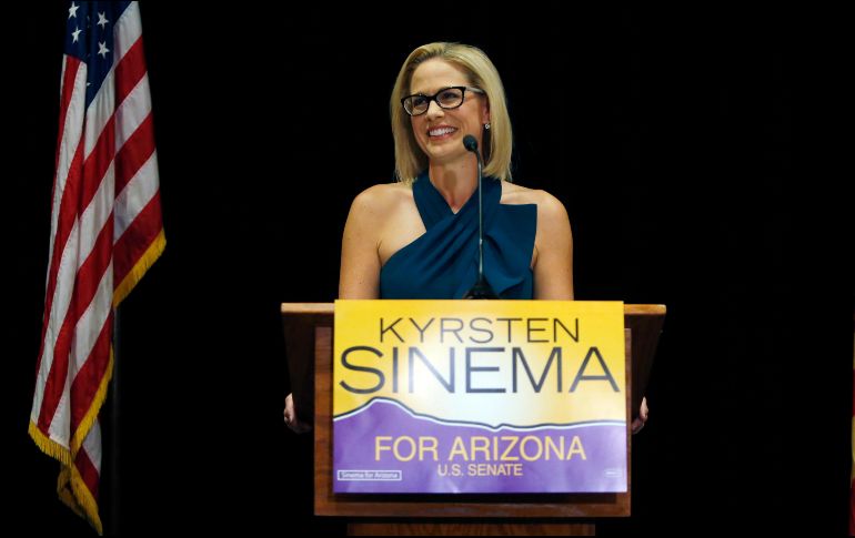 Esta noche, Sinema encabezaba el conteo con 38 mil 197 votos, 1.7 puntos porcentuales por encima de su rival. AP/R. Scuteri