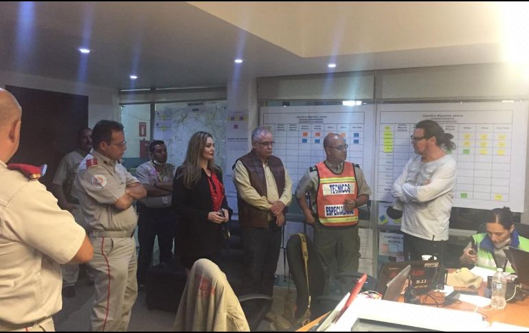 Fernando Olvera entró al puesto de mando, donde se le explicó la cantidad de personas migrantes que hay en el recinto. ESPECIAL