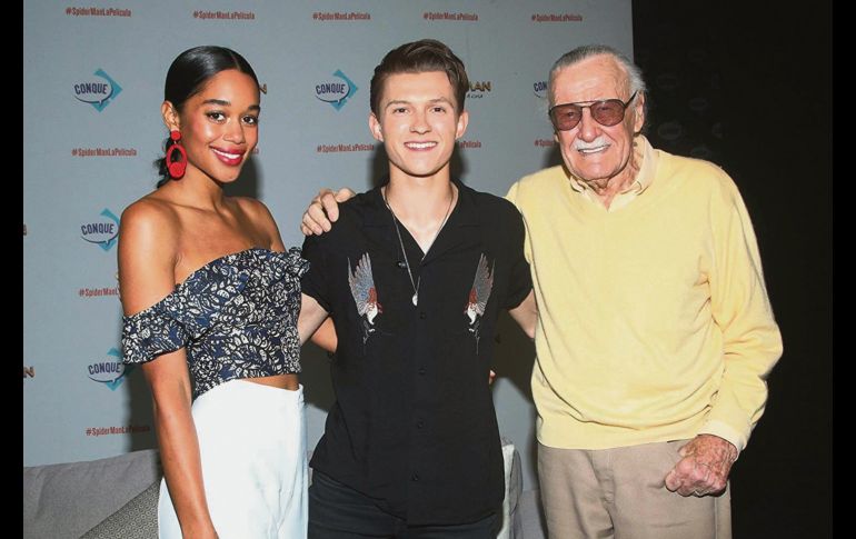Laura Harrier, Tom Holland y Stan Lee, en la presentación de la cinta “Spider-Man: Homecoming” (2017). ESPECIAL