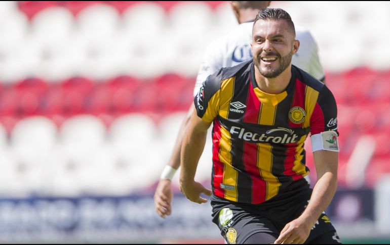 El goleador Ismael Valadez jugaría de inicio ante los Bravos. MEXSPORT/ARCHIVO