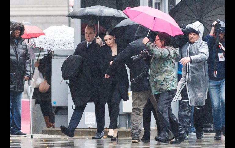 Emma Coronel (c), la esposa de Joaquín 