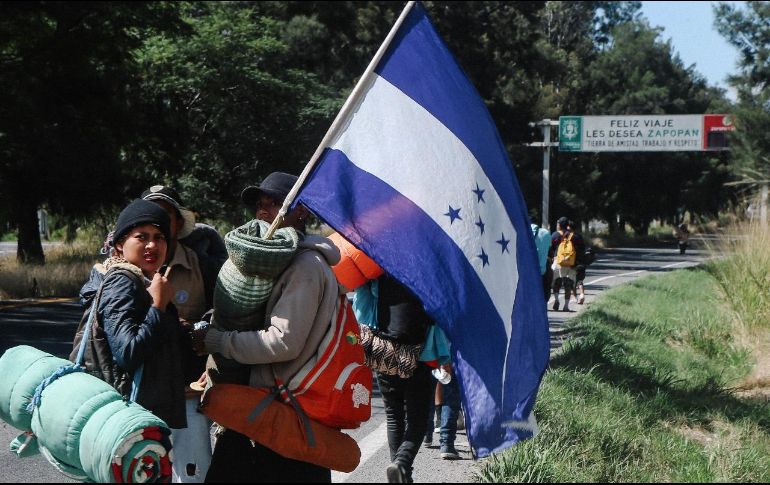 Este martes, alrededor de cinco mil personas salieron de Jalisco con rumbo a Tepic para continuar con su recorrido a Estados Unidos. EL INFORMADOR/ G. Gallo