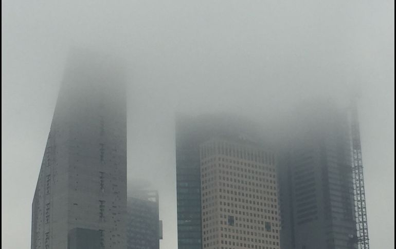 En la Ciudad de México se registró neblina. Para la capital se esperaban temperaturas mínimas de 5 a 7 grados centígrados. EFE/J. Núñez