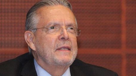 Carreño aseguró que la salida suya y de los otros consejeros no se vincula la llegada de una nueva administración. TWITTER/@FCEMexico