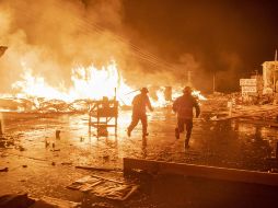 El cuerpo de bomberos de la ciudad se vio insuficiente para sofocar el siniestro, por lo que el OOMAPAS intervino; paramédicos de la Cruz Roja no reportan personas heridas o afectadas por el humo. EFE / ARCHIVO