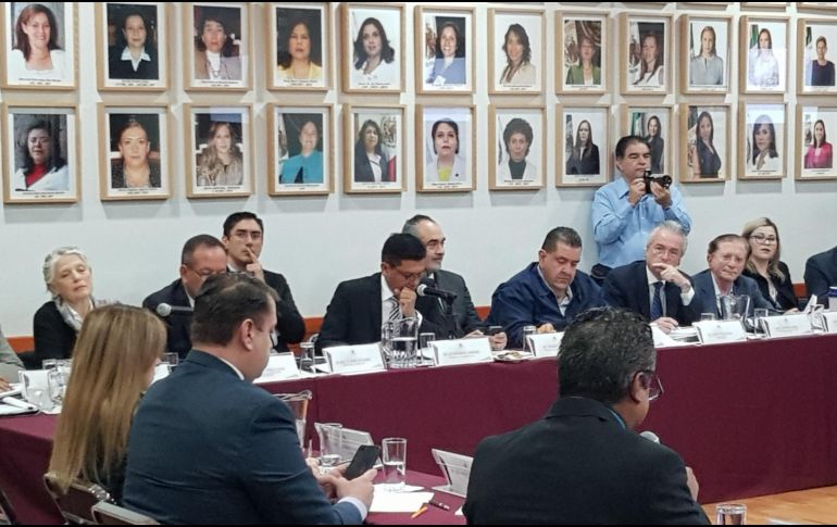 Sobre la deuda con proveedores informa que se redujo, en el último año, de mil 800 a 400 millones de pesos; detalla que arrastran adeudos desde 2014. EL INFORMADOR / R. Rivas