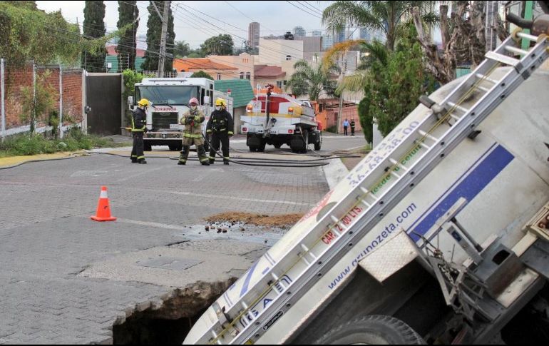 La SCT confirmó que destinará 23 millones de pesos para la reparación de calles, banquetas y vialidades afectadas, pero hasta el momento dichas obras no han comenzado. TWITTER/ @UMPCyBZ