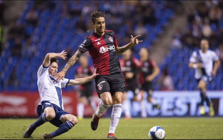 El futbolista se lesionó apenas al minuto 10 del partido de la Jornada 15 ante León en el Estadio Jalisco. MEXSPORT/ARCHIVO