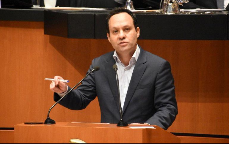 Luego de celebrar la decisión de la Suprema Corte, de invalidar la Ley de Seguridad Interior, el senador jalisciense, Clemente Castañeda, dijo que le preocupa el anuncio hecho por el Presidente Electo, Andrés Manuel. @ClementeCH