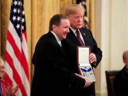 La elección de Elvis como receptor de la Medalla generó críticas por parte de los expertos en música. AP / M. Balce Ceneta