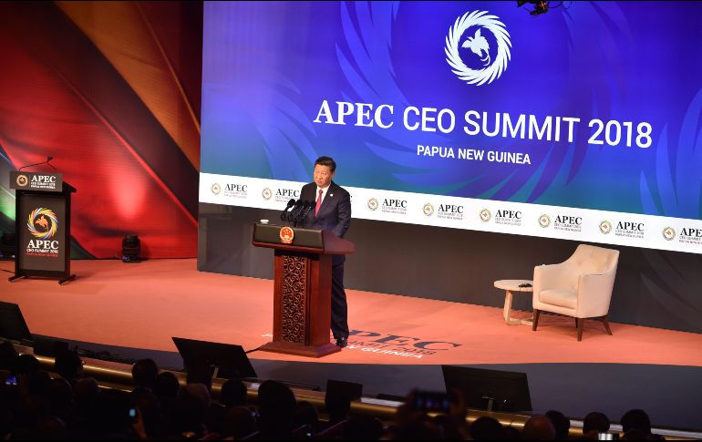 Xi Jinping pronuncia un discurso en la cumbre del Foro de Cooperación Asia-Pacífico. AFP/P. Parks