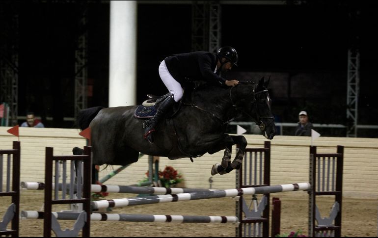 Jacobo Saaib, a lomos de “Philia Luna”, realizó un segundo recorrido sin penalizaciones en un tiempo de 32.07 segundos. EL INFORMADOR/F. Atilano