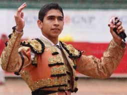 Héctor Gutiérrez cortó oreja durante el serial de novilladas en la Nuevo Progreso.. TWITTER/@hectorgtz98