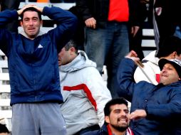 El llamado ''estrés del hincha'' es un nerviosismo y ansiedad que afecta a seguidores antes y durante el partido, y podría afectar la salud de algunos tras el marcador final. AP / ARCHIVO
