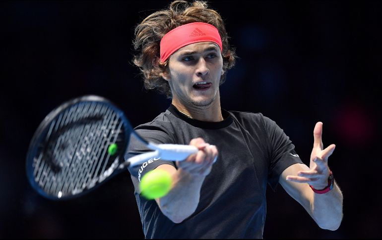 A la cabeza de la nueva generación, Zverev es el jugador de menos edad en alcanzar la final del torneo de maestros desde el argentino Juan Martín del Potro en 2009. AFP / B. Stansall