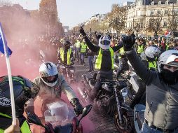 Las protestas por la subida de los impuestos a los combustibles concentraron el malestar de los franceses por una serie de problemas, como la caída del poder adquisitivo. EFE/ C. Petit