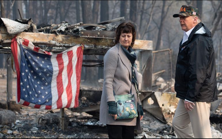 El demócrata Gavin Newsom, gobernador electo de California, y Donald Trump, recorrieron las áreas dañadas. AFP/S. Loeb