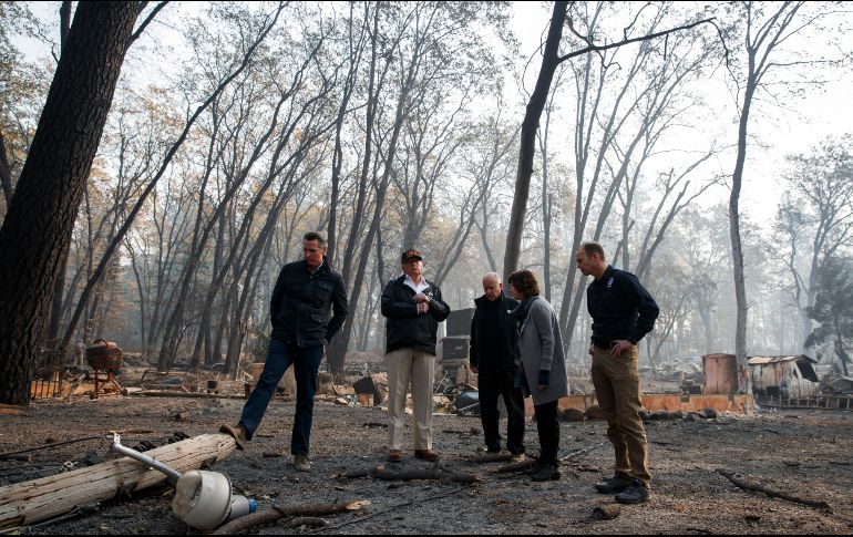 El demócrata Gavin Newsom, gobernador electo de California, y Donald Trump, recorrieron las áreas dañadas. AFP/S. Loeb