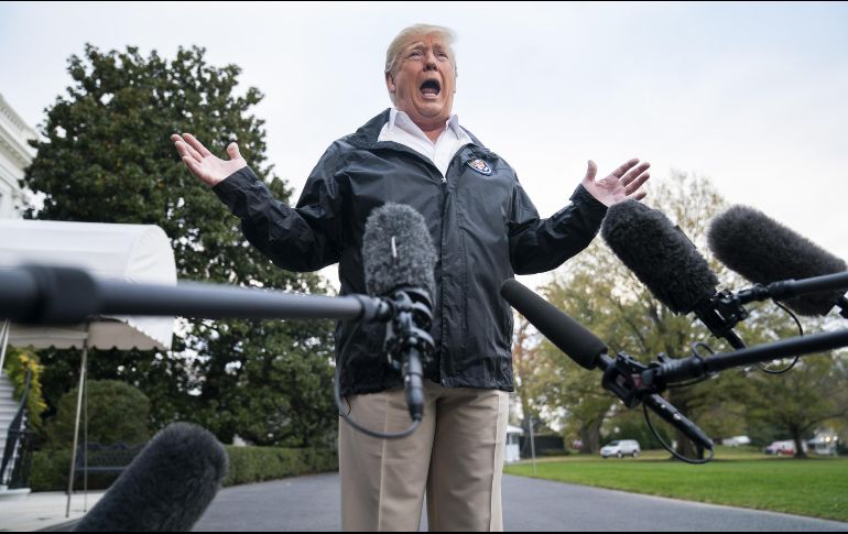 El presidente habla con los medios de comunicación tras conversar con la directora de la CIA, Gina Haspel. EFE/j. Scalzo