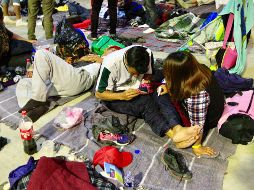 La Protección Civil de Irapuato esperaba a mil 200 personas para el sábado, sin embargo, sólo arribaron poco más de 600, por lo que todos pudieron despertar esta mañana en la zona techada. NTX / J. Lira