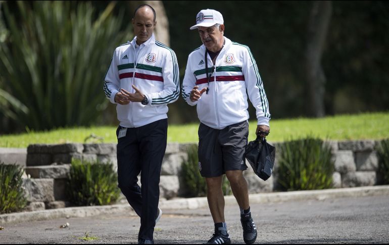 Guillermo Cantú y Ricardo Ferretti se ponen de acuerdo en el Tri. MEXSPORT/J. Ramírez