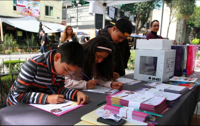 Los menores dan respuesta a preguntas que tienen que ver con sus derechos. NOTIMEX/F. Estrada