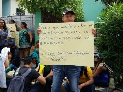 La foto manipulada ha sido compartida en redes por personas que acusan a los migrantes de no aceptar ciertos alimentos y ropa. TWITTER / @ONUDDHH