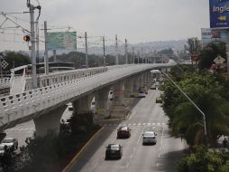 Lo publicado por Alfaro haría necesario que se levantaran las trabes del viaducto elevado para resolver el desperfecto. EL INFORMADOR / ARCHIVO
