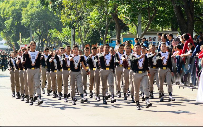 Veinte diversas instituciones educativas, deportivas y gubernamentales enviaron contingentes. FACEBOOK/deltoroismael