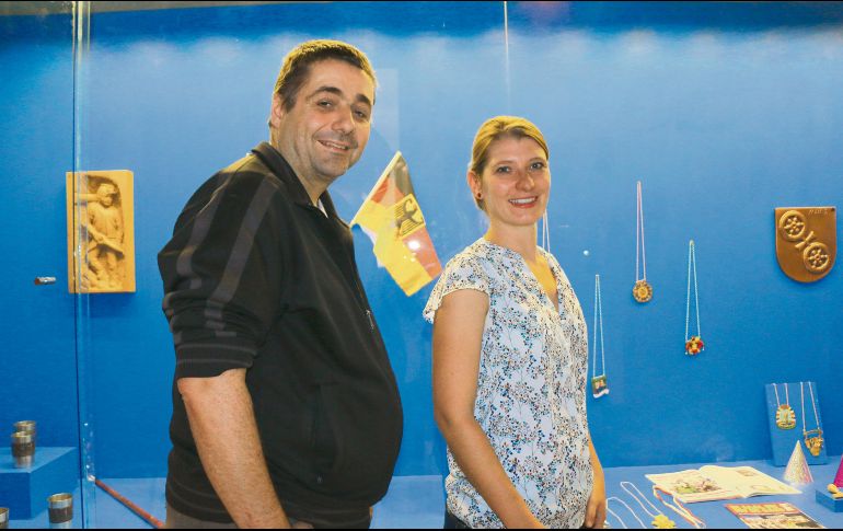 Clauss Wit, director del Bezirk y la gestora cultural, Theresa König. CORTESÍA