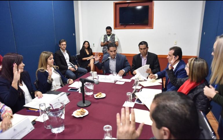 El diputado Ricardo Rodríguez Jiménez, presidente de la comisión, encabezó la sesión. ESPECIAL