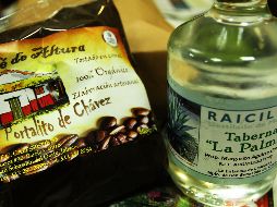 En Jalisco existen 70 productores de raicilla; unas 350 familias resultan beneficiadas de forma directa por la elaboración de la bebida. EL INFORMADOR/Archivo