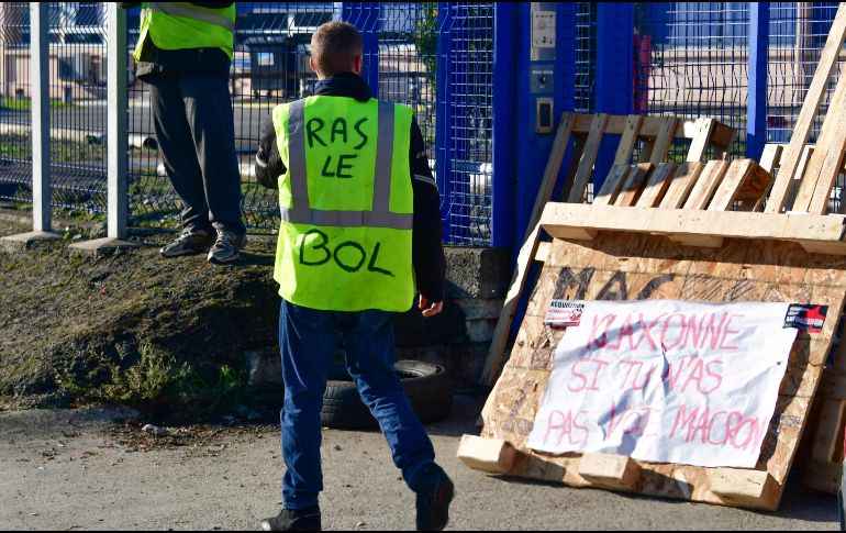 Las concentraciones contra el gasolinazo denominadas de los “chalecos amarillos” iniciaron el sábado con dos mil protestas y bloqueos en carreteras. AFP / P. Pavani