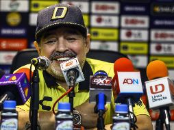 ''En Argentina estamos tan mal que no aprendemos cómo flotar teniendo a César Luis Menotti, Ricardo Gareca (...) Tenemos un montón de técnicos buenos y está Scaloni, los argentinos vivimos el mundo al revés'', dijo el técnico. AFP / R. Frías